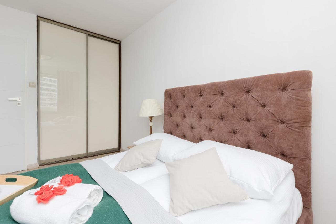 Zlota Apartment Center Of Warsaw By Noclegi Renters Ngoại thất bức ảnh