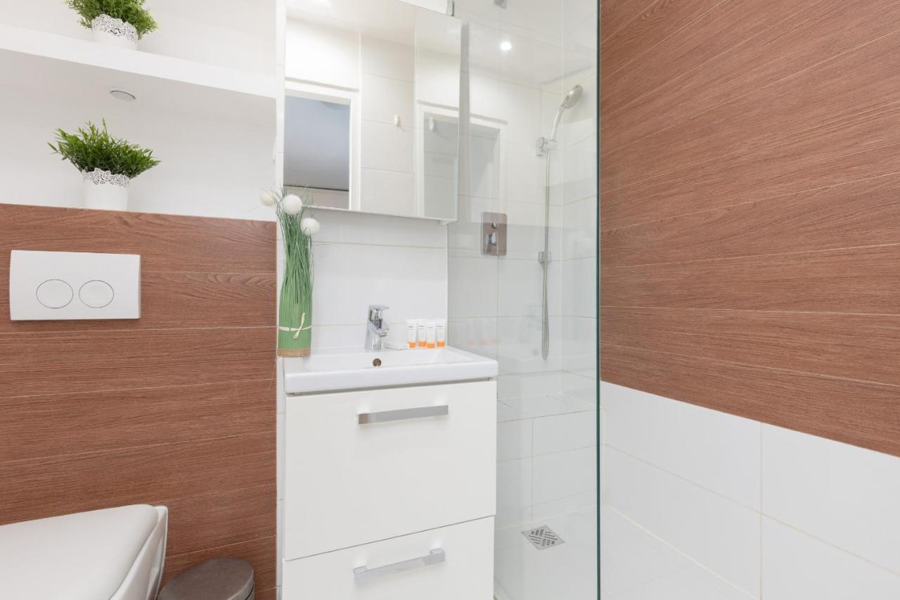 Zlota Apartment Center Of Warsaw By Noclegi Renters Ngoại thất bức ảnh